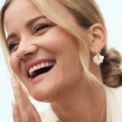 Sandra Lyng x Pan Jewelry - Øreringer i forgylt sølv med ferskvannsperler thumbnail