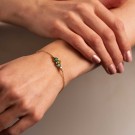 Pan Jewelry - GLAM Armbånd i forgylt sølv med grønne stener thumbnail
