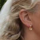 Arne Nordlie - NOVIA Dråpe Øredobber i forgylt sølv, hvit/champagnefarget zirkonia thumbnail