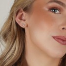 Snö of Sweden - Nisi Øredobber i forgylt messing med zirkonia thumbnail