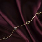 Pan Jewelry - Kløver Armbånd i forgylt sølv med sort sten thumbnail