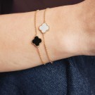 Pan Jewelry - Kløver Armbånd i forgylt sølv med sort sten thumbnail