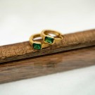 Pan Jewelry - Øreringer i forgylt sølv med grønn zirkonia thumbnail