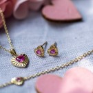 Prins & Prinsesse - Øredobber i sølv med rosa zirkonia hjerte thumbnail