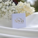 Arne Nordlie - NOVIA Dråpe Øredobber i forgylt sølv, hvit/champagnefarget zirkonia thumbnail
